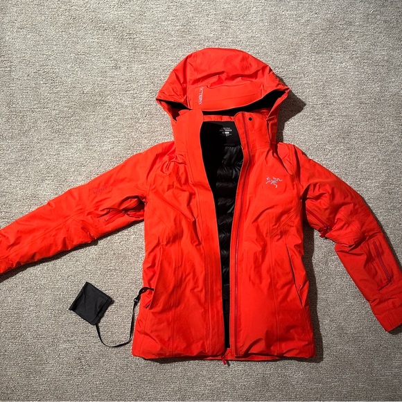 Arc’teryx insulated Andessa jacket - new, demo model w/o tags - Picture 3 of 7